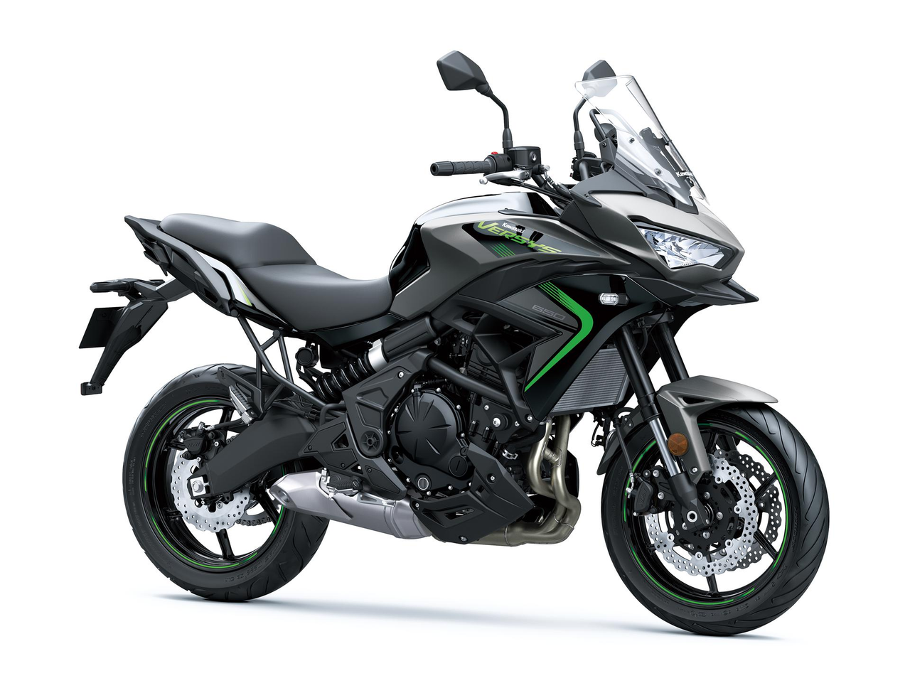 2025 Kawasaki Versys 650 sol ön üç çeyrek görünüm