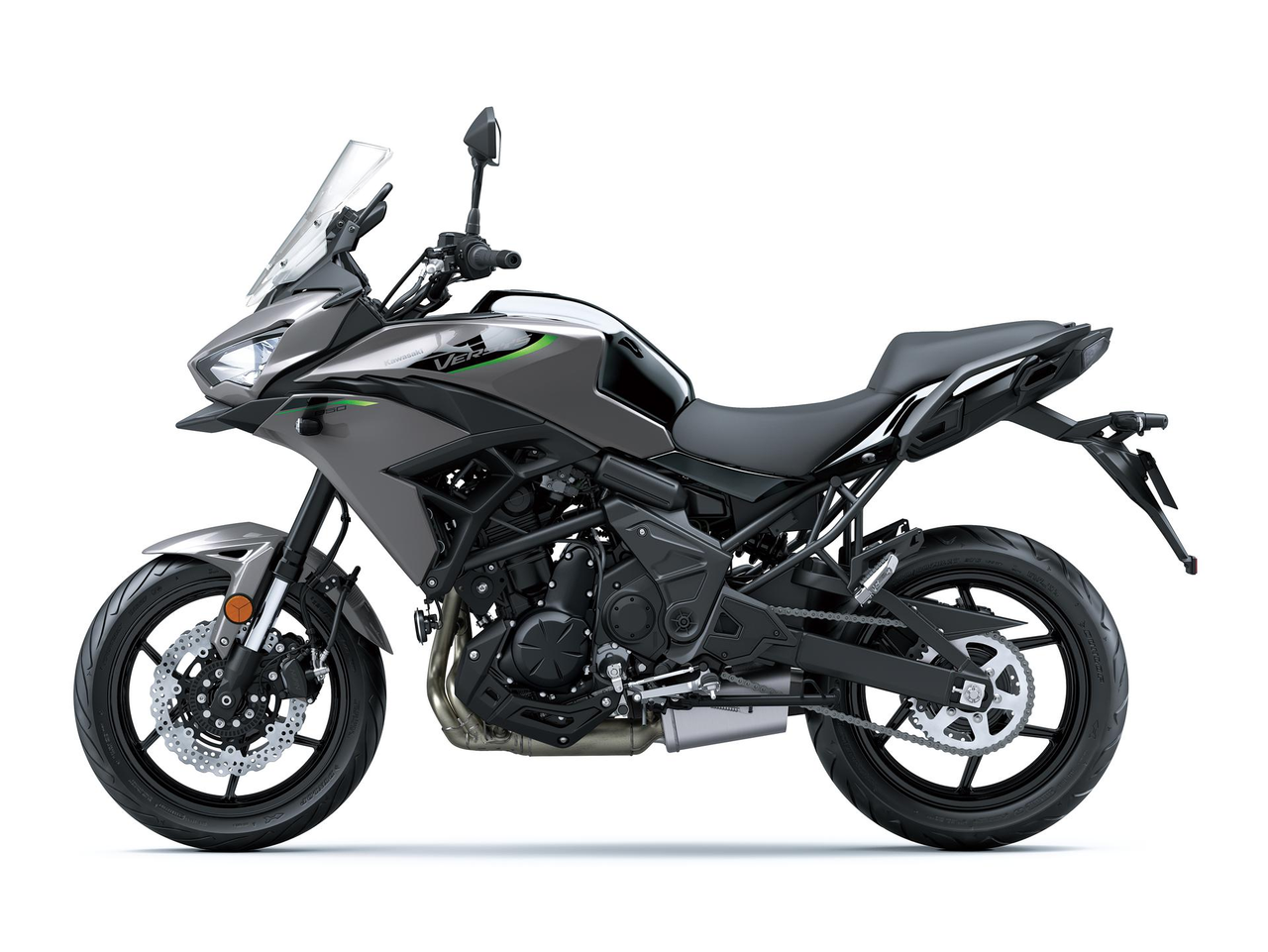 2026 Kawasaki Versys 650 Metallic Graphite Grey ve Metallic Spark Black sol yan görünüm