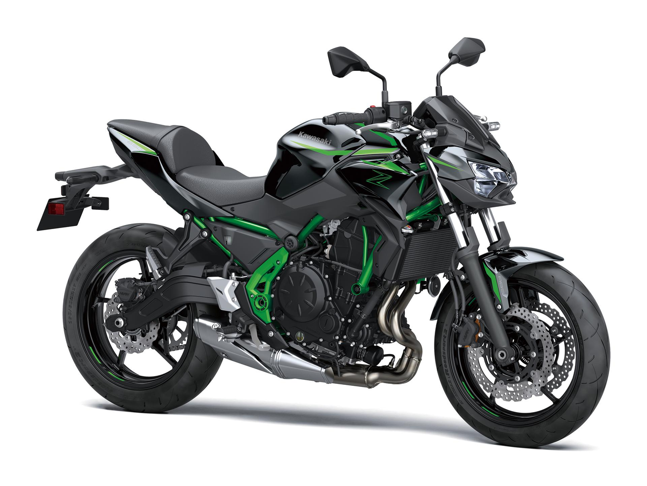 2025 Kawasaki Z650 Lime Green ve Metallic Spark Black sağ ön üç çeyrek görünüm